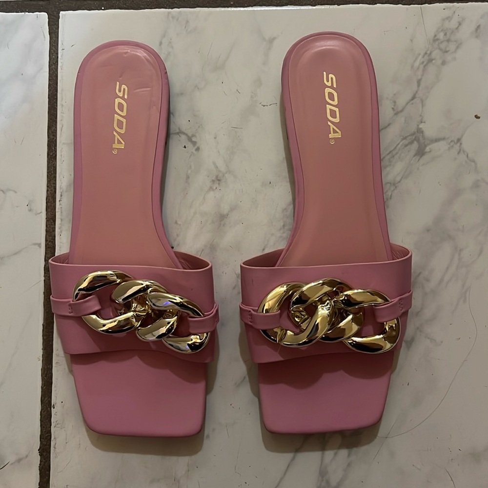 Stylish Pink Sandals with Gold Chain